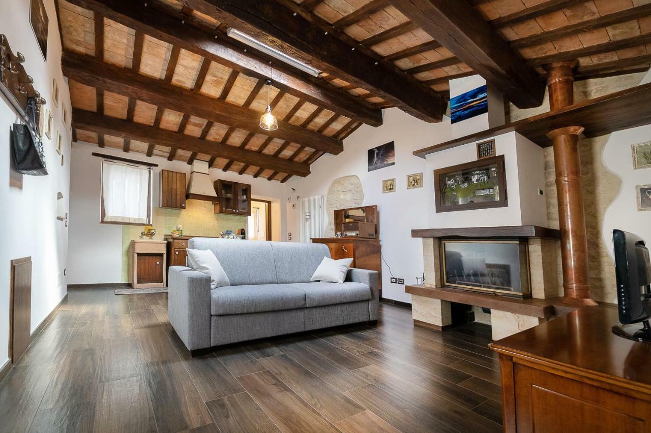 Ferienwohnung Casamenetto Vacanze Sassoferrato Exterior foto
